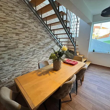 Vakantiehuis Paredes 10 *