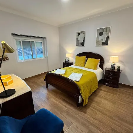 度假居 Paredes 10 *