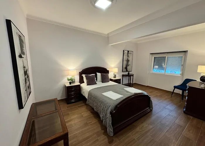 Paredes 10 * ألينكوير