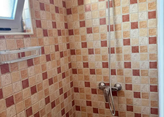 Paredes 10 * ألينكوير